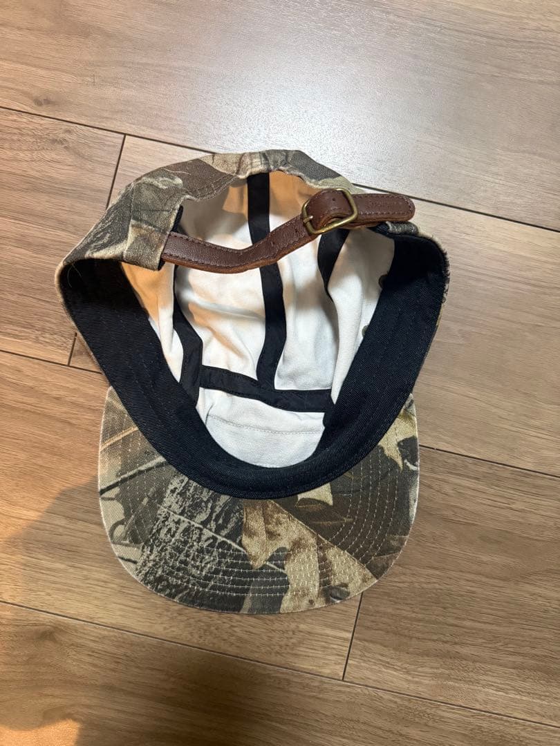 Supreme 迷彩キャップ レザー調バックストラップ