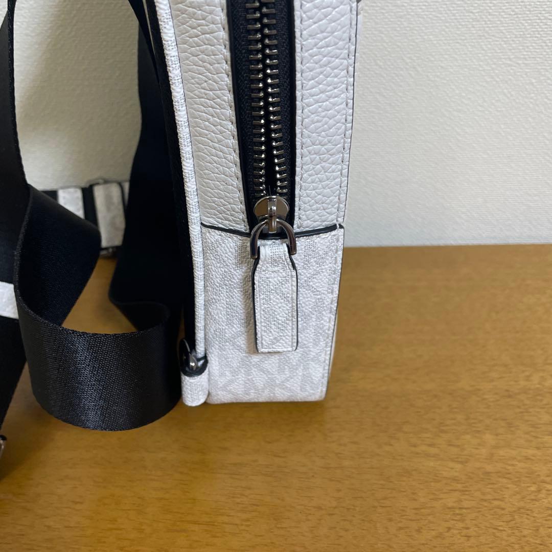 MICHAEL KORS OUTLET MENS レザー ロゴ スリングパック
