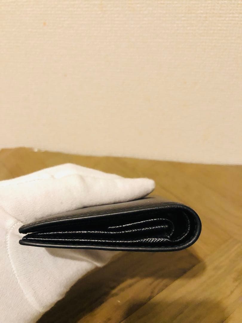 PRADA ブラック 二つ折り財布　ICチップ(RFID)搭載