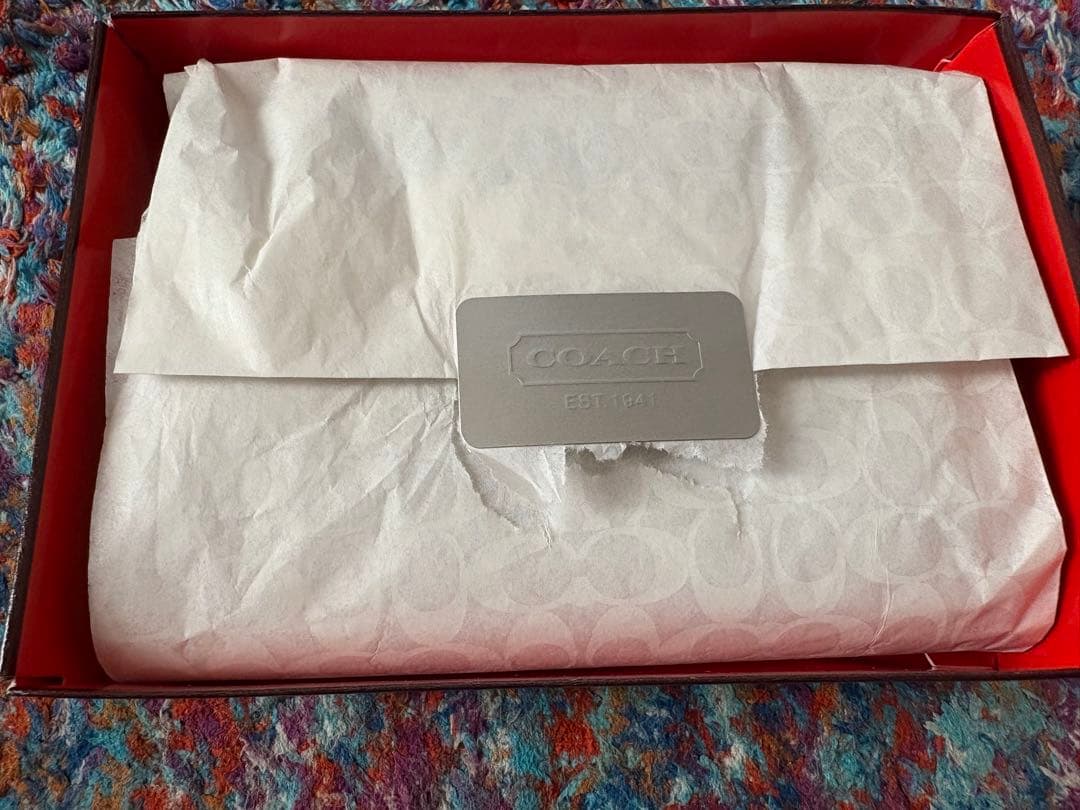 新品　COACH 二つ折り財布 ベージュ