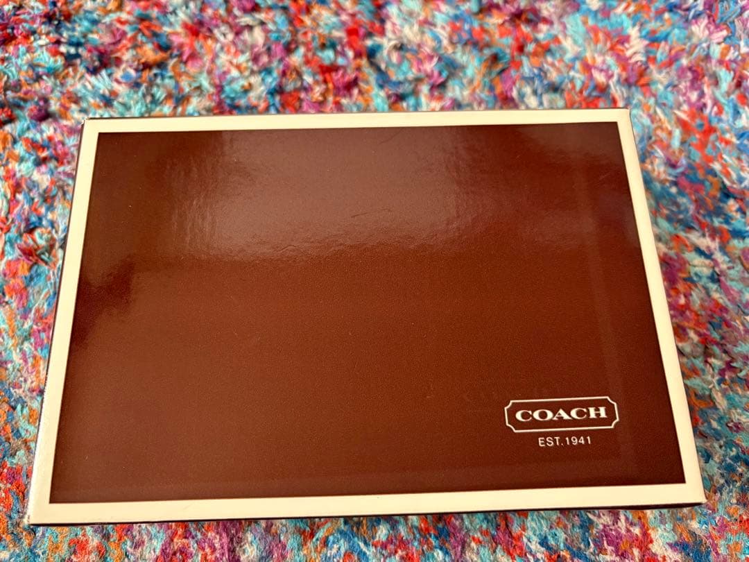 新品　COACH 二つ折り財布 ベージュ
