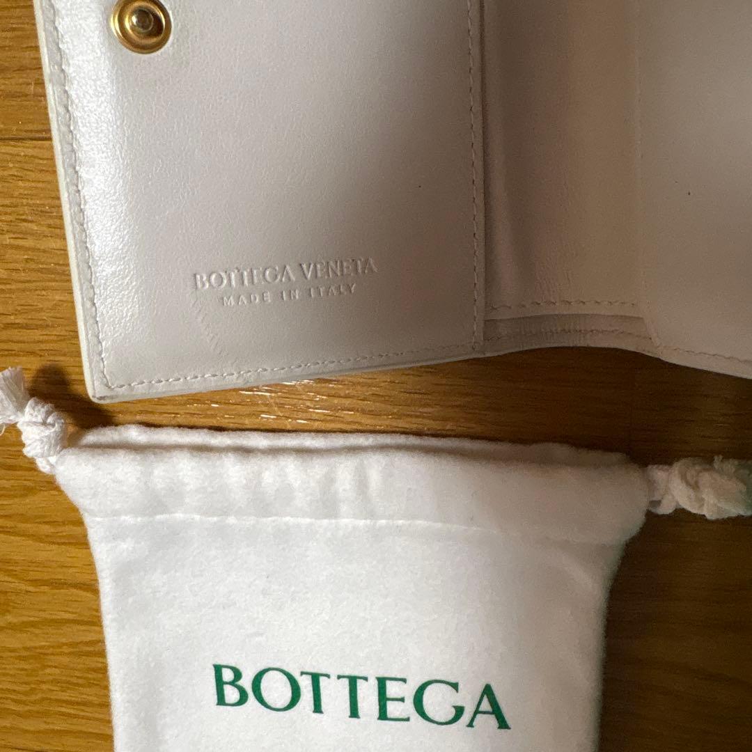 BOTTEGA VENETA ホワイト 白 二つ折り財布