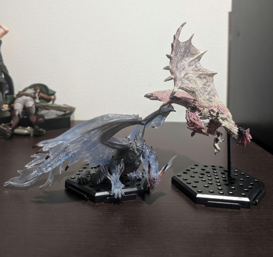 モンスターハンター ゼノ・ジーヴァ(臨界状態) とリオレイア亜種フィギュアセット