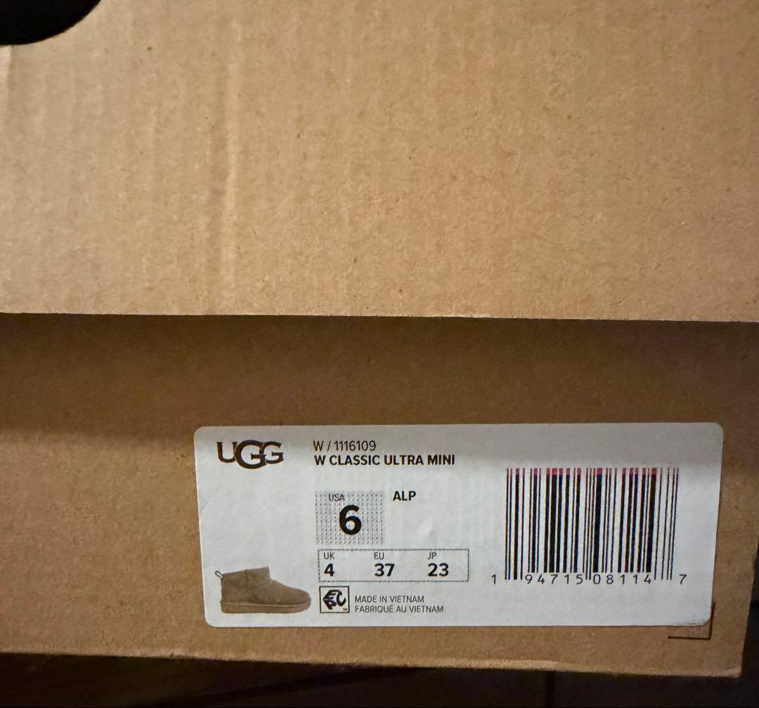UGG ムートンブーツ クラシック　ウルトラミニ