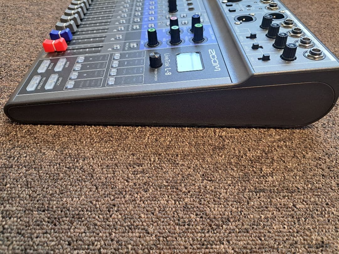 【美品】ZOOM LiveTrak L-8 デジタルミキサー